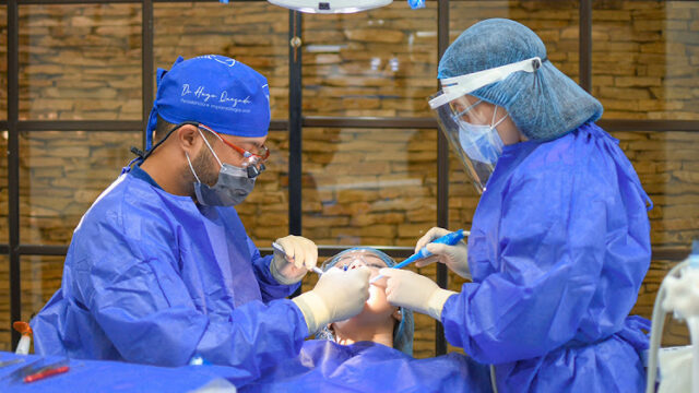 Implantes Dentales | Dr Hugo Quezada