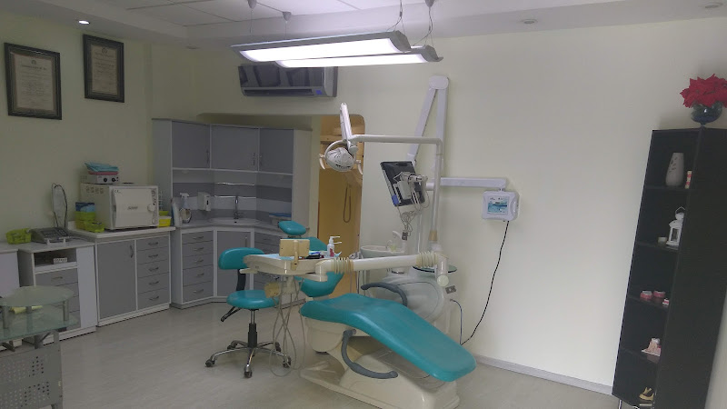 Servicios Dentales Dr. Tavarez