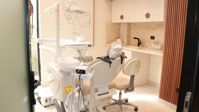 HIBU DENTAL, SRL