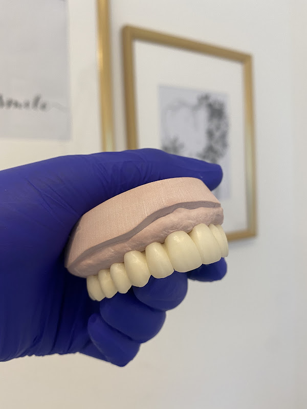 Dr. Marck Rodríguez, Odontología